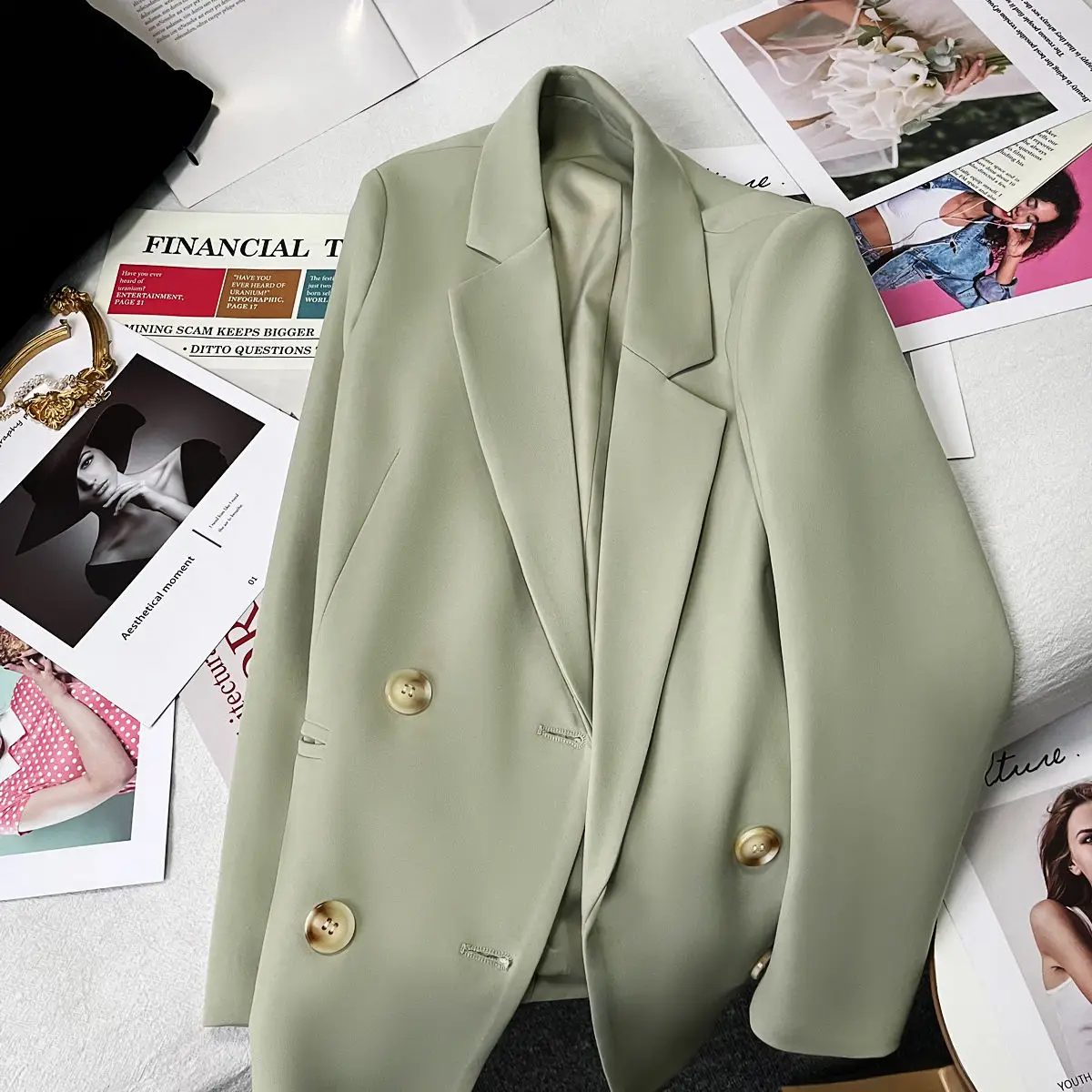 Blazers Women Tender Solid All-match Loose Fashion Casual Notched Korean Style Double Breasted Chic Cozy Elegant Outerwear Q25
Blazers Women Tender Solid All-match Loose Fashion Casual Notched Korean Style Double Breasted Chic Cozy Elegant Outerwear Q25