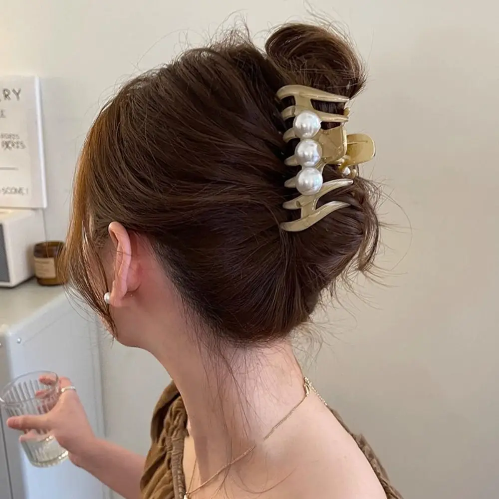 Irregular Line Pearl Hair Claw Sweet Headwear Hollow Ponytail Clip Hair Accessories Girls
Irregular Line Pearl Hair Claw Sweet Headwear Hollow Ponytail Clip Hair Accessories Girls