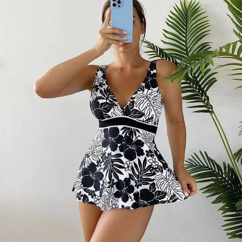 Бандаж с треугольной чашкой и V-образным вырезом
Бандаж с треугольной чашкой и V-образным вырезом