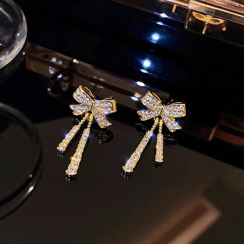 Bow Knot Earrings Women's High-end Light Luxury Korean Temperament Net Celebrity Earrings New Trendy Niche Earrings
Bow Knot Earrings Women's High-end Light Luxury Korean Temperament Net Celebrity Earrings New Trendy Niche Earrings