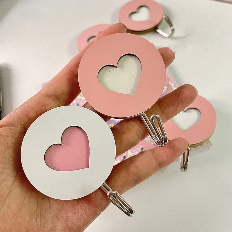 Самоклеящиеся крючки для девочек, декоративные Розовые Настенные Крючки для гостиной, Домашний Органайзер, подвесной органайзер, аксессуары для комнаты
Самоклеящиеся крючки для девочек, декоративные Розовые Настенные Крючки для гостиной, Домашний Органайзер, подвесной органайзер, аксессуары для комнаты