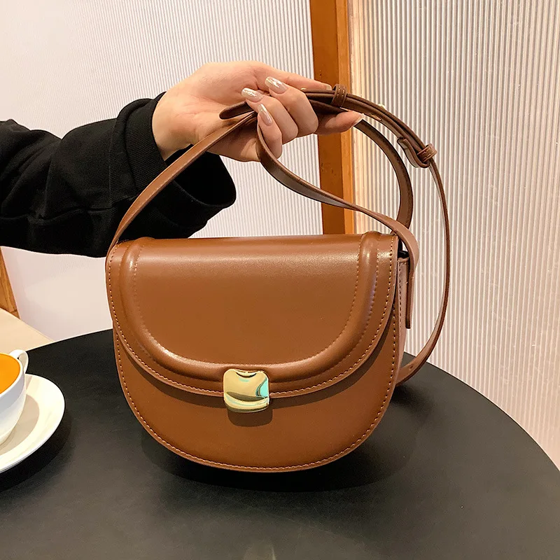 Lady Bags Vintage Saddle Bags For Women 2022 Autumn New Messenger Bag Solid Color PU Leather Shoulder Hand Bags
Lady Bags Vintage Saddle Bags For Women 2022 Autumn New Messenger Bag Solid Color PU Leather Shoulder Hand Bags
