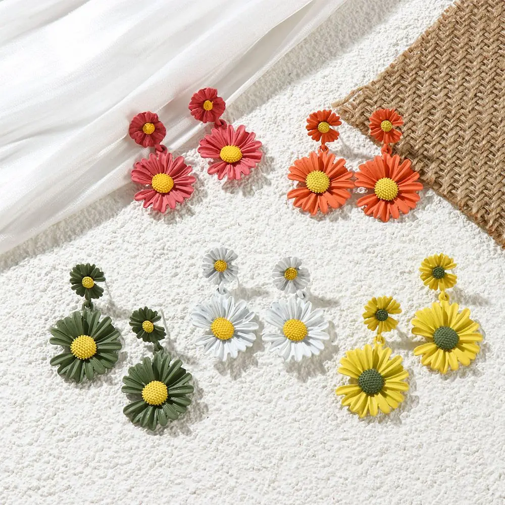 Korean Summer Cute Personality Drop Earrings Daisy Earrings Fashion Jewelry Dangle Earrings
Korean Summer Cute Personality Drop Earrings Daisy Earrings Fashion Jewelry Dangle Earrings