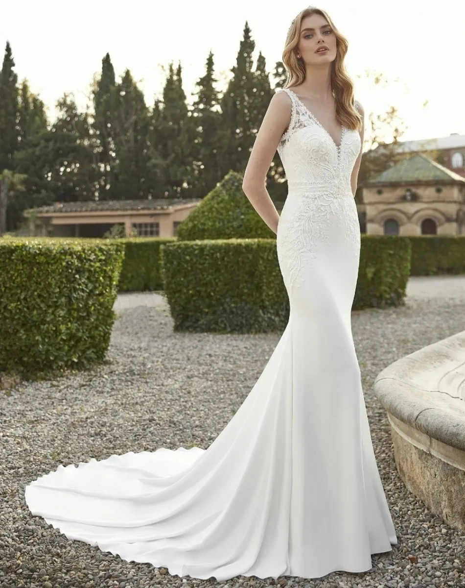 Elegant Satin Mermaid Wedding Dresses for Women V Neck Appliqued Bridal Party Gowns Long Train Lace Ruched Vestido De Novia 
Elegant Satin Mermaid Wedding Dresses for Women V Neck Appliqued Bridal Party Gowns Long Train Lace Ruched Vestido De Novia