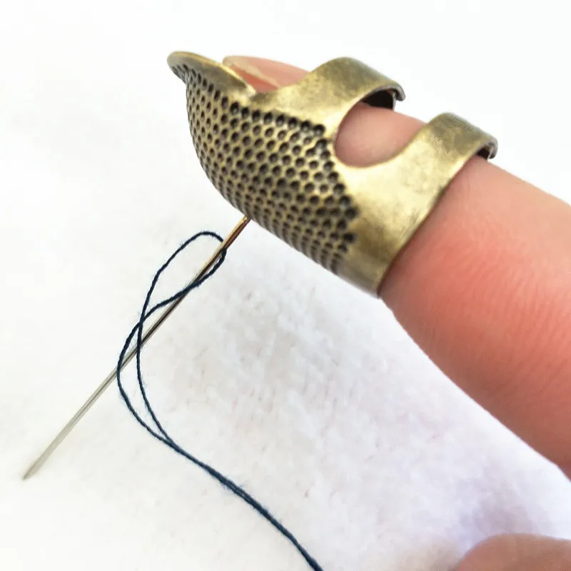 1PCS Retro Finger Protector Antique Thimble Ring Handworking Needle Thimble Needles Craft Household DIY Sewing Tools Accessories
1PCS Retro Finger Protector Antique Thimble Ring Handworking Needle Thimble Needles Craft Household DIY Sewing Tools Accessories