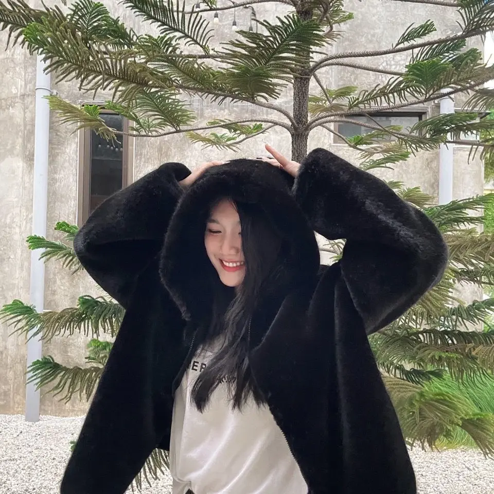 New Fashion Spring Autumn Loose Plush Women's Faux Fake Jackets Winter Women Outwear Office Ladies Long-sleeved Soft Coats D61
New Fashion Spring Autumn Loose Plush Women's Faux Fake Jackets Winter Women Outwear Office Ladies Long-sleeved Soft Coats D61