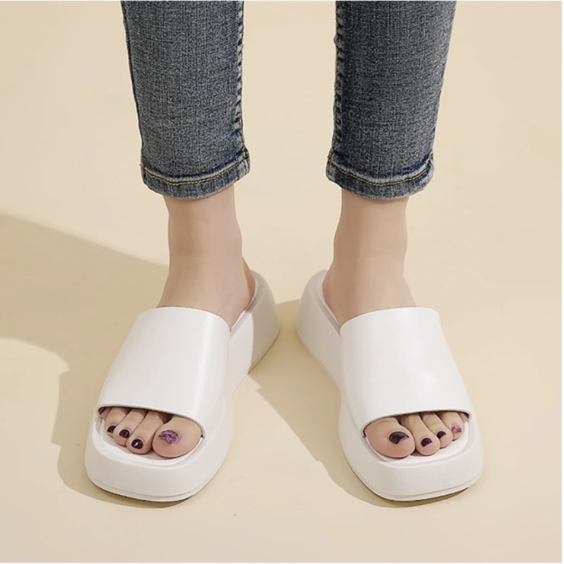 Ladies Sandals Fashion Summer Thick Sole Slippers 2022 New Indoor Outdoor Wedge Heel Casual Slippers
Ladies Sandals Fashion Summer Thick Sole Slippers 2022 New Indoor Outdoor Wedge Heel Casual Slippers
