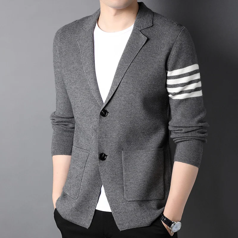 Knitted Cardigan Men's 2021 Autumn New Tailored Collar Sweater Coat Business Casual Small Suit Top
Knitted Cardigan Men's 2021 Autumn New Tailored Collar Sweater Coat Business Casual Small Suit Top