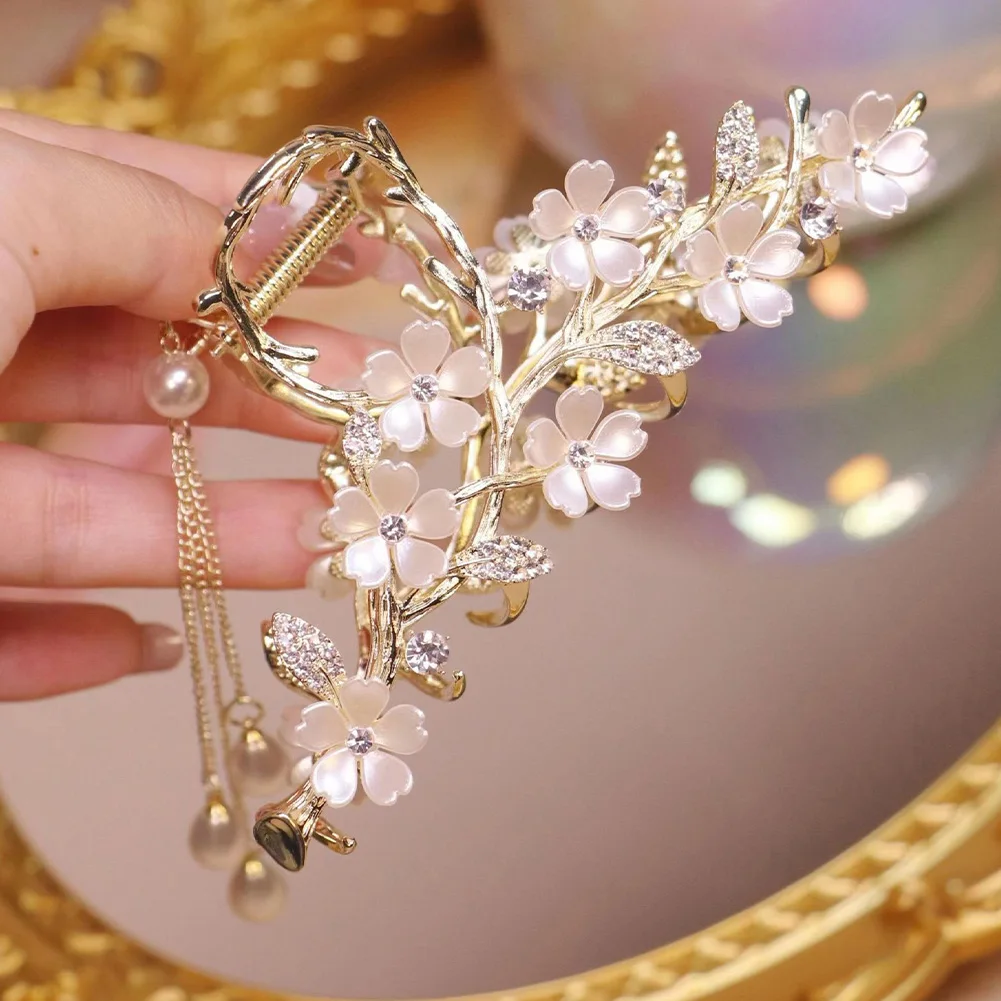Pearl Flower Tassel Hair Claw for Women Cute Sweet Hair Clip Girls Fashion Elegance Headdress Korean Exquisite Hair Accessoires
Pearl Flower Tassel Hair Claw for Women Cute Sweet Hair Clip Girls Fashion Elegance Headdress Korean Exquisite Hair Accessoires
