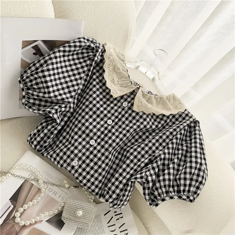 Chic Korean Plaid Blouse Women Summer Puff Sleeve Lace Patchwork Blouse Plus Size Back Button Shirts Tops blusas mujer 
Chic Korean Plaid Blouse Women Summer Puff Sleeve Lace Patchwork Blouse Plus Size Back Button Shirts Tops blusas mujer