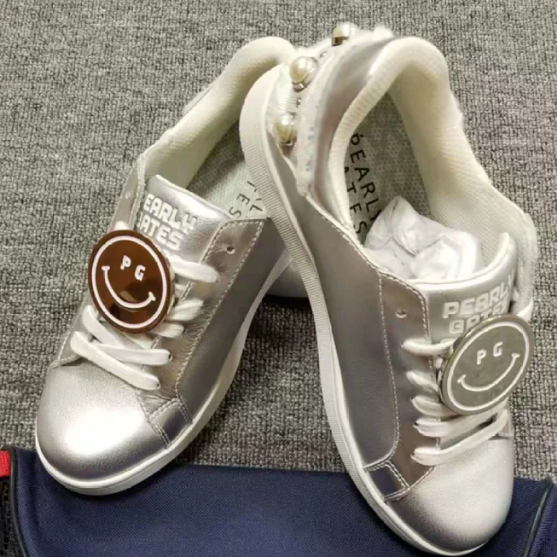 Korean Golf Shoes Women's Waterproof Women's Leisure Sports Golf Shoes GOLF Shoes Women's Smiley Shoes Non-slip Nails
Korean Golf Shoes Women's Waterproof Women's Leisure Sports Golf Shoes GOLF Shoes Women's Smiley Shoes Non-slip Nails