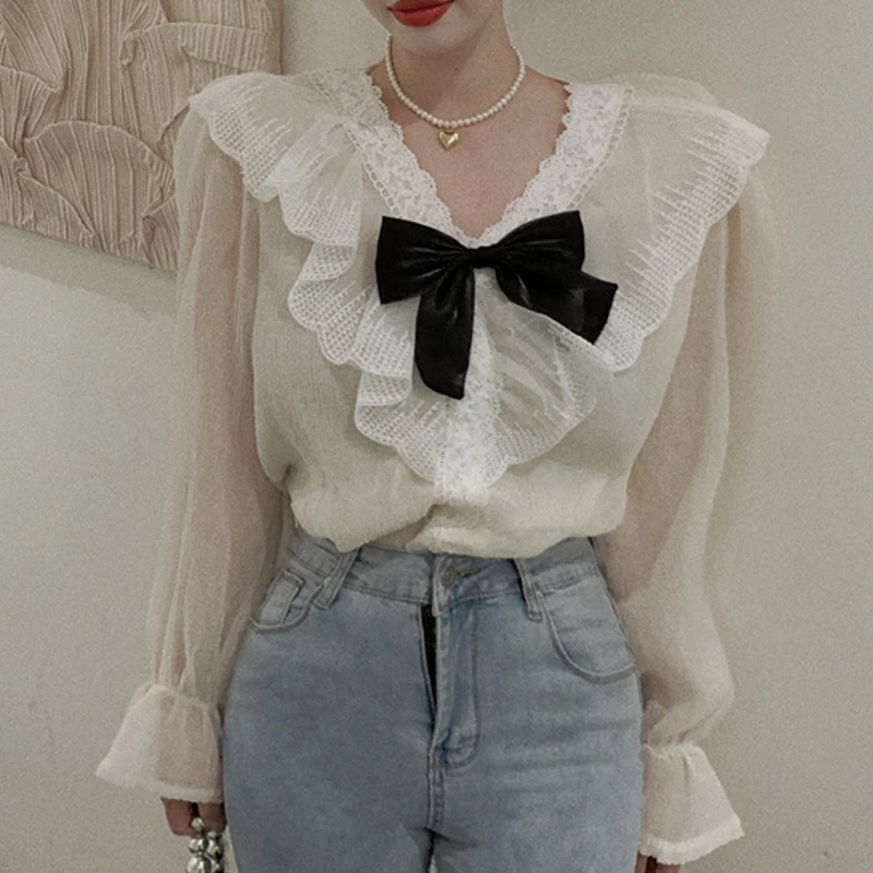 Spring Women's Long Sleeved V-neck Vintage Flare Sleeve Solid Lace Ruffled Bow Tie Chiffon Shirt Womens Tops Camisas Blouse A155 
Spring Women's Long Sleeved V-neck Vintage Flare Sleeve Solid Lace Ruffled Bow Tie Chiffon Shirt Womens Tops Camisas Blouse A155