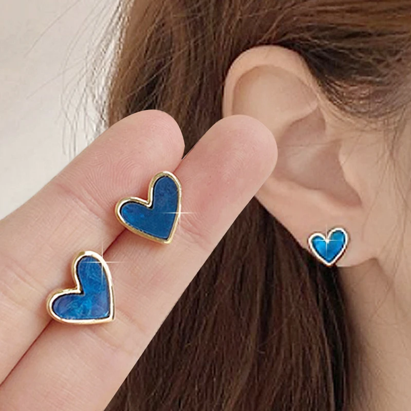 Korean Blue Drop Glaze Heart Stud Earrings Women Temperament Exquisite Metal Stud Earring Simplicity Fashion Jewelry Accessories
Korean Blue Drop Glaze Heart Stud Earrings Women Temperament Exquisite Metal Stud Earring Simplicity Fashion Jewelry Accessories