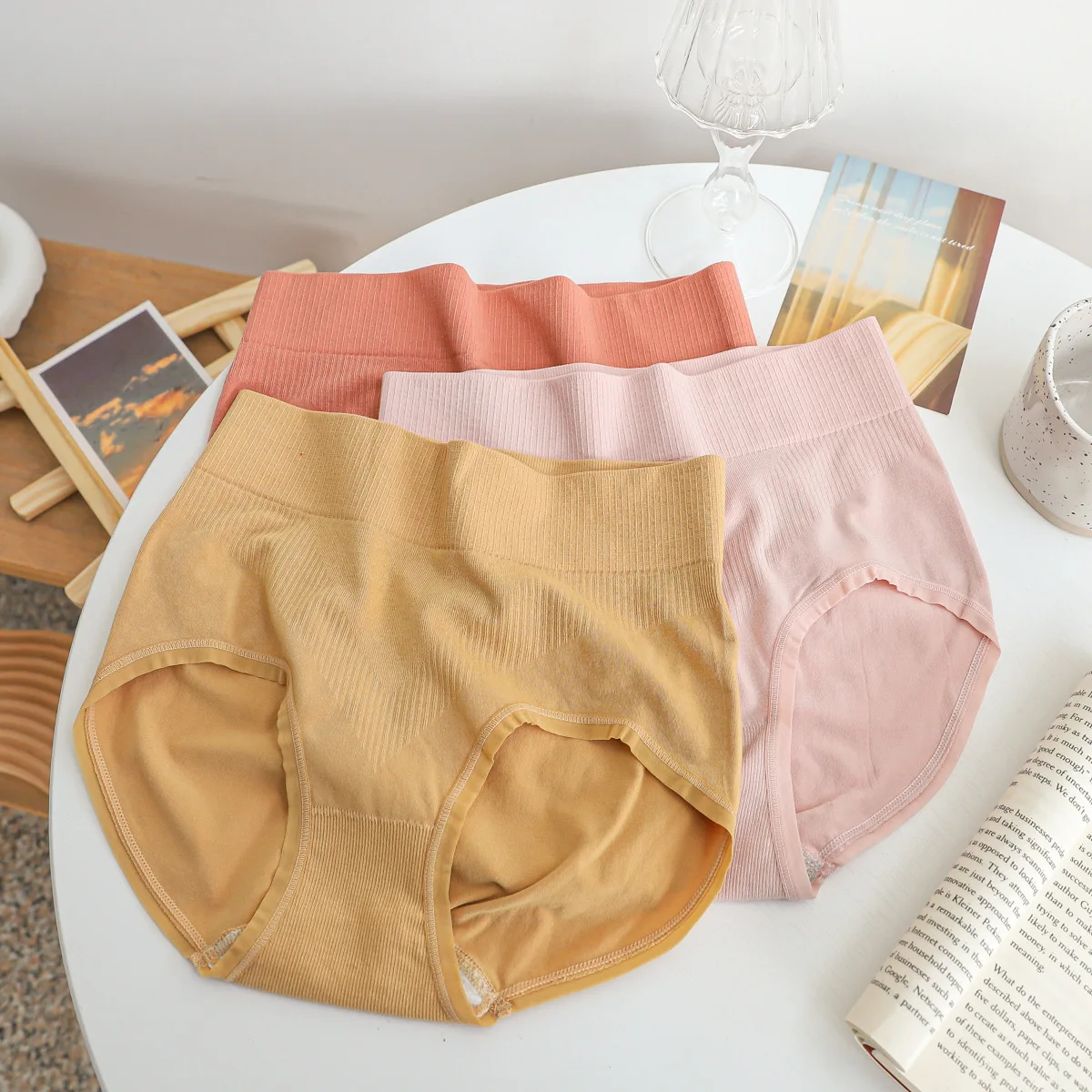 Spring Simple pure color soft Seamless Panties women Mid-rise briefs lingerie women Panties NSH5035
Spring Simple pure color soft Seamless Panties women Mid-rise briefs lingerie women Panties NSH5035
