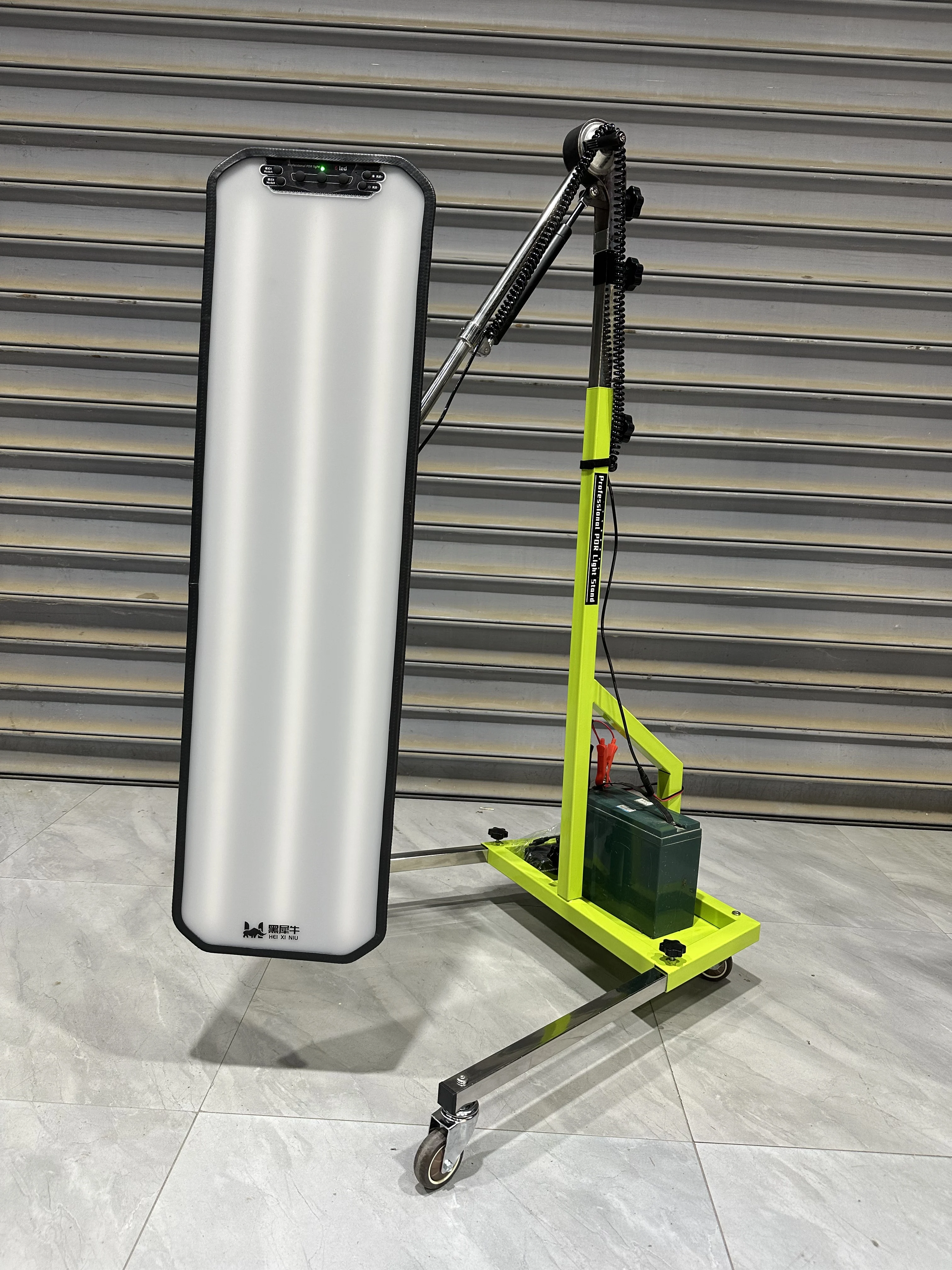 Сверхмощный светильник для полок, легкая световая панель (95x26 см), оснащенный совершенно новым модернизированным свободно регулируемым гидравлическим кронштейном,
Сверхмощный светильник для полок, легкая световая панель (95x26 см), оснащенный совершенно новым модернизированным свободно регулируемым гидравлическим кронштейном,