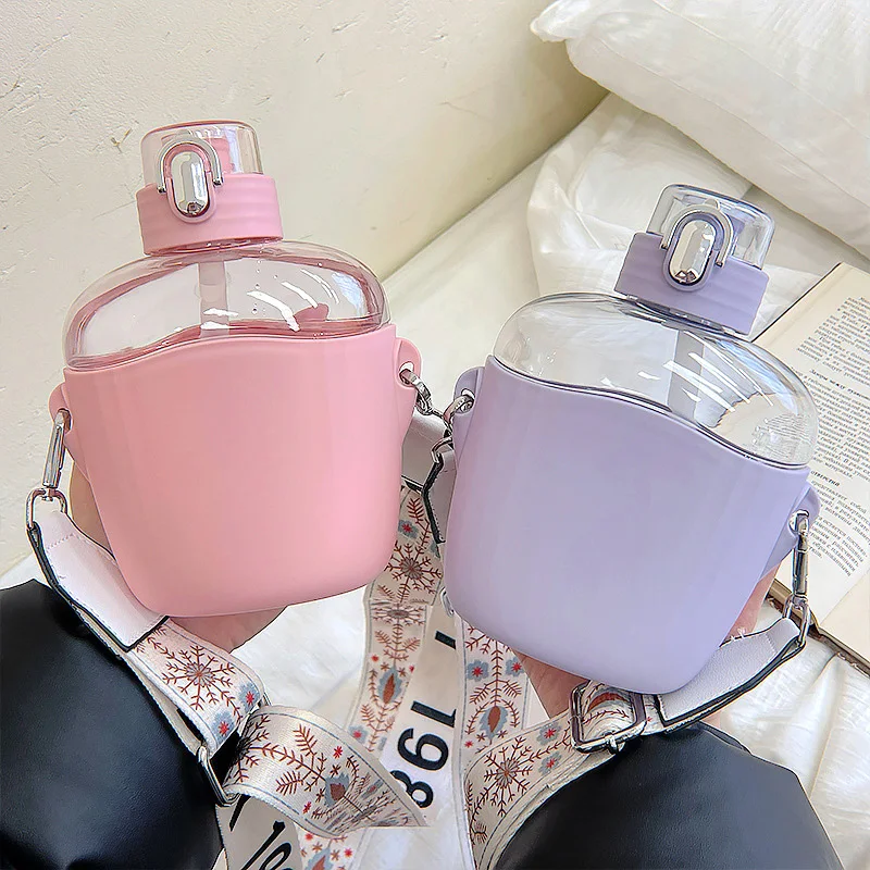 700 ML Large Capacity Flat Plastic Water Bottles For Girls With Straw Portable Strap Outdoor Cycling Sport Drinking Water Kettle
700 ML Large Capacity Flat Plastic Water Bottles For Girls With Straw Portable Strap Outdoor Cycling Sport Drinking Water Kettle
