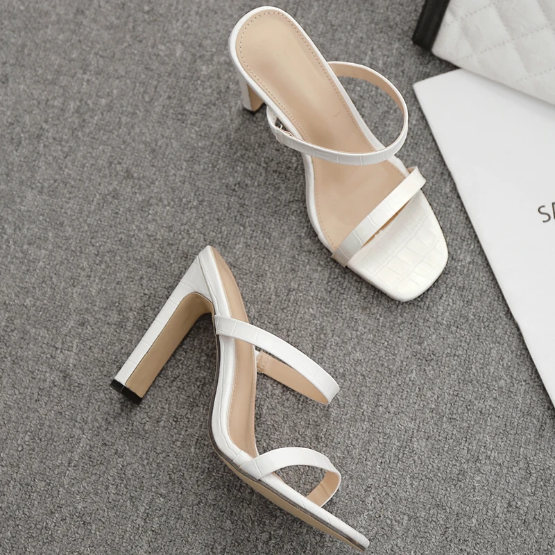 2022 Summer Fashion Narrow Band Heels Slippers Outdoor Casual White Black Square Toe Slippers Women Slides Sexy Party Shoes
2022 Summer Fashion Narrow Band Heels Slippers Outdoor Casual White Black Square Toe Slippers Women Slides Sexy Party Shoes