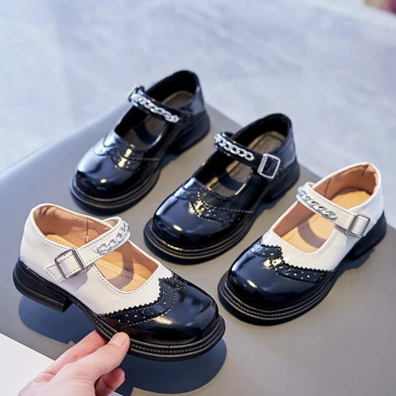 Детская обувь в британском стиле 2022 Весенняя модная Новая повседневная кожаная обувь с круглым носком для девочек универсальные школьные лоферы на липучке для мальчиков
Детская обувь в британском стиле 2022 Весенняя модная Новая повседневная кожаная обувь с круглым носком для девочек универсальные школьные лоферы на липучке для мальчиков