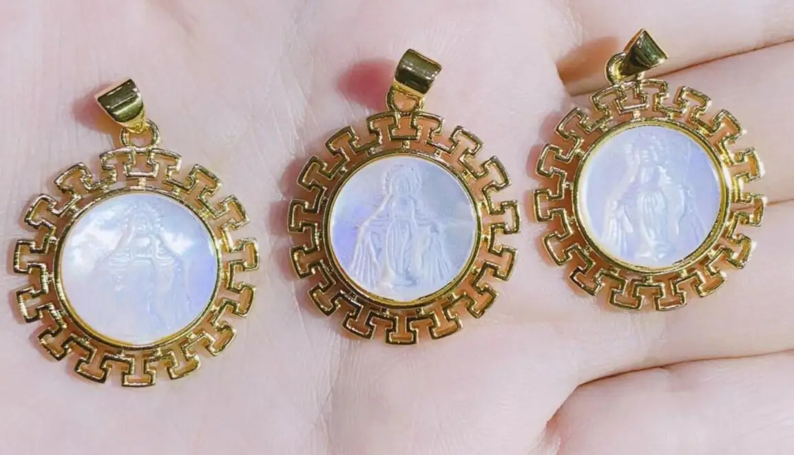 1 шт., большое религиозное украшение «Дева Мария», Подвески для изготовления ювелирных изделий, позолоченное медное циркониевое ожерелье, о...
1 шт., большое религиозное украшение «Дева Мария», Подвески для изготовления ювелирных изделий, позолоченное медное циркониевое ожерелье, о...