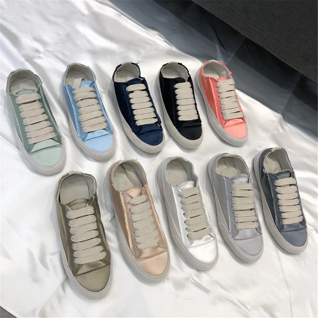 Women Design Sneakers Silk Shoes Lace Up Flats High Street Female White Suede Platform Ladies Shallow Walk Footwear
Women Design Sneakers Silk Shoes Lace Up Flats High Street Female White Suede Platform Ladies Shallow Walk Footwear