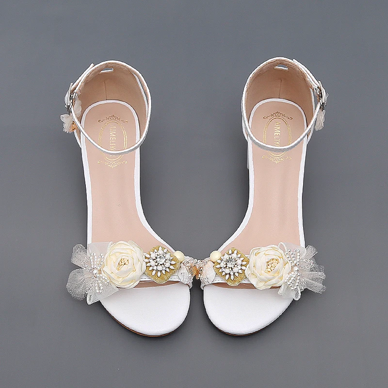 White Rose Pearl Rhinestone Bow One Line Buckle Thick Heel Open Toe Women's Sandals Are Versatile and New for Commuting
White Rose Pearl Rhinestone Bow One Line Buckle Thick Heel Open Toe Women's Sandals Are Versatile and New for Commuting