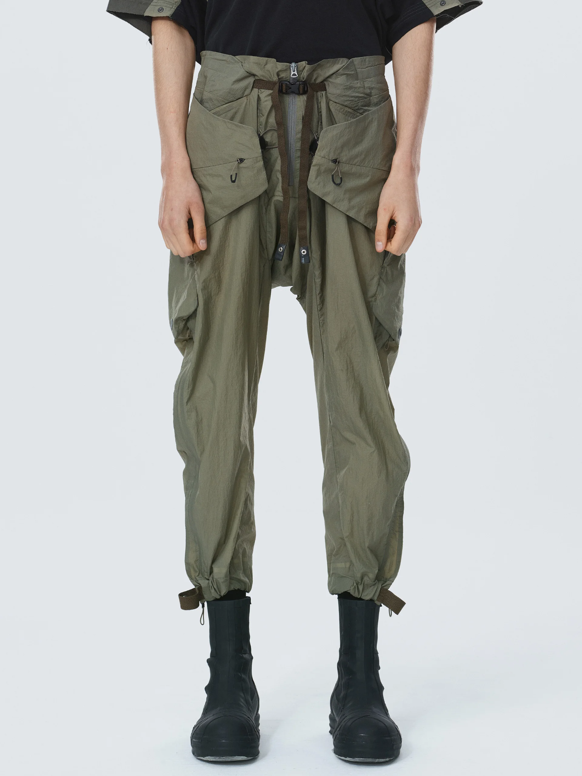 HAMCUS urban outdoor streetwear techwear Apocalypse fashion Westworld Futuristic Wasteland Punk cyberpunk metal nylon jogger
HAMCUS urban outdoor streetwear techwear Apocalypse fashion Westworld Futuristic Wasteland Punk cyberpunk metal nylon jogger