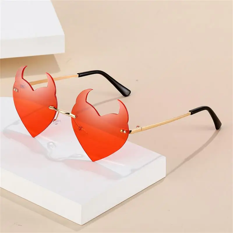 

Солнцезащитные очки неправильной формы, удобные и прочные, без оправы, в стиле хип-хоп/панк, в форме очков, 1 шт.