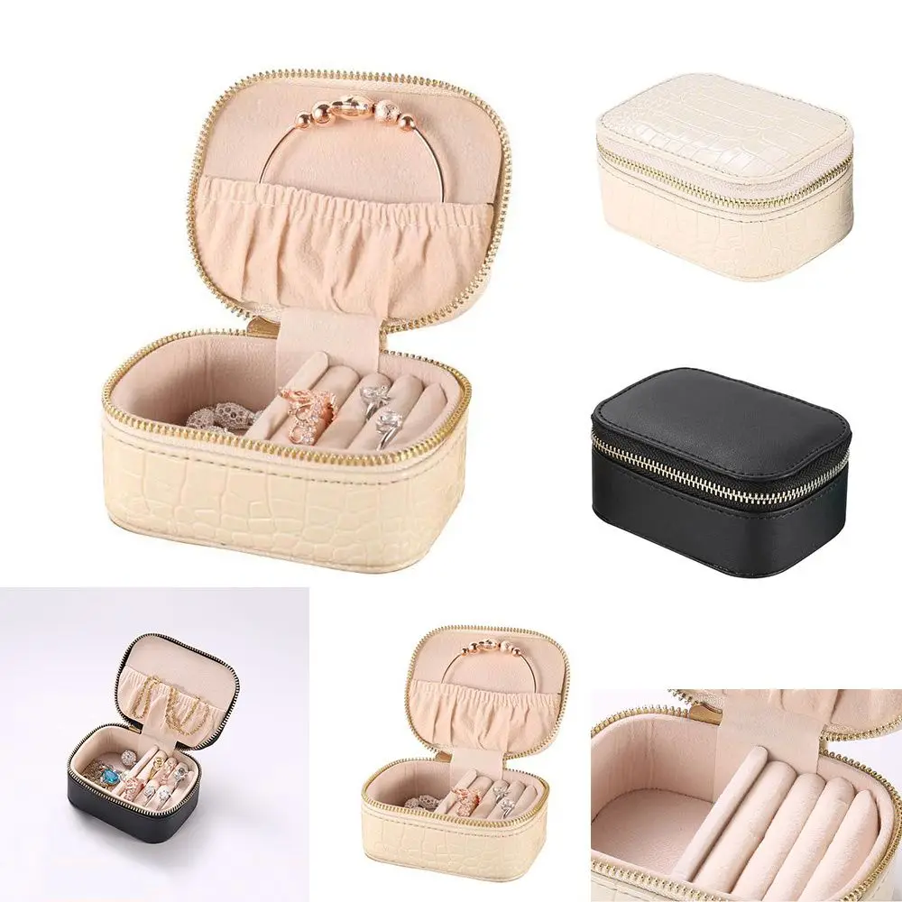 Портативная шкатулка на молнии для ожерелий в европейском стиле, коробка для хранения колец и ювелирных изделий, шкатулка из искусственной ... 
Портативная шкатулка на молнии для ожерелий в европейском стиле, коробка для хранения колец и ювелирных изделий, шкатулка из искусственной ...