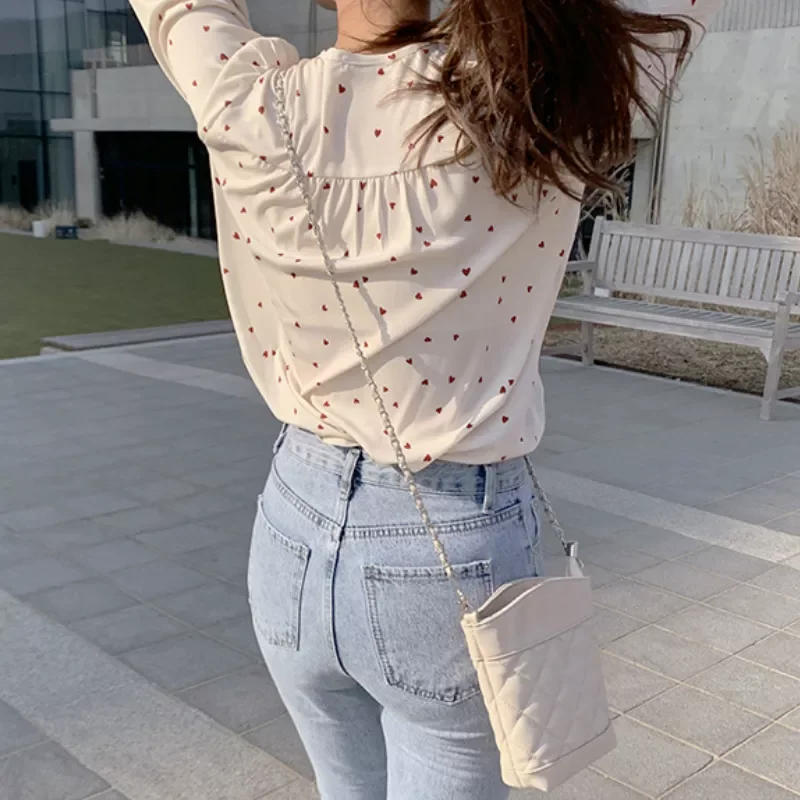 Shirts Women Long Flare Sleeve V-neck Sexy Printed Sweet Elegant Chiffon Hot Sale All-match Simple Loose Retro Chic Stylish BF
Shirts Women Long Flare Sleeve V-neck Sexy Printed Sweet Elegant Chiffon Hot Sale All-match Simple Loose Retro Chic Stylish BF