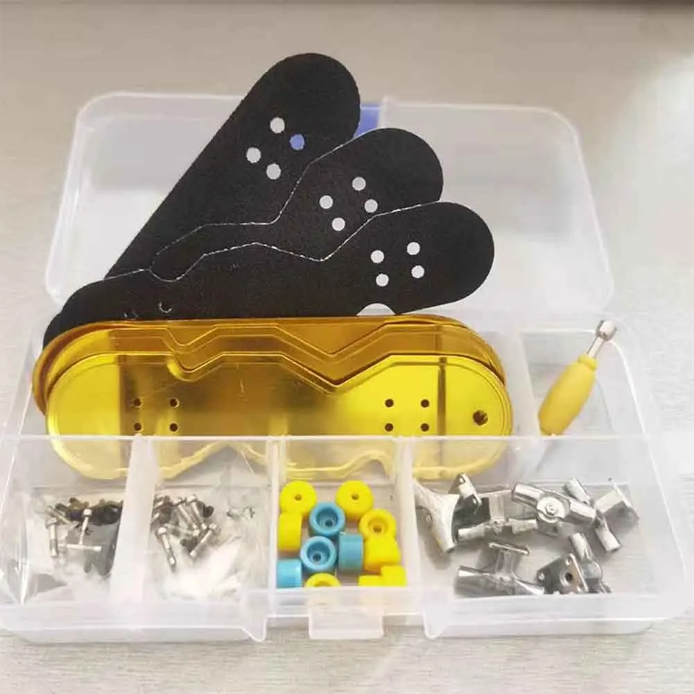 1 Set Fingerboard Kit Plastic Mini Finger Skating Board Table Game Toys Children Finger Personality Skateboard Graffiti Pattern
1 Set Fingerboard Kit Plastic Mini Finger Skating Board Table Game Toys Children Finger Personality Skateboard Graffiti Pattern