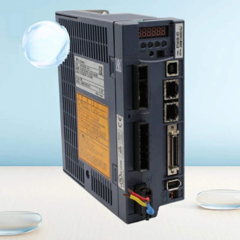 Servo driver RYT401D5-VV2 disassembly 400W servo motor controller 
Servo driver RYT401D5-VV2 disassembly 400W servo motor controller