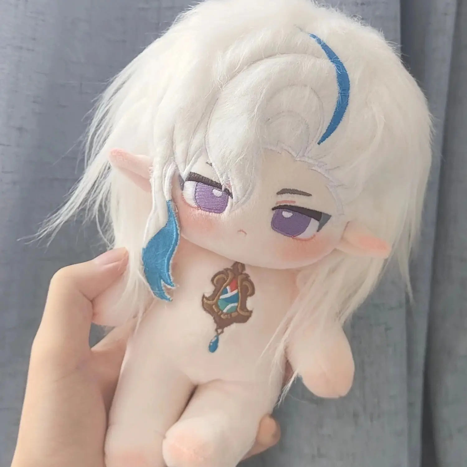 Аниме игра Genshin Impact Neuvillette Косплей плюшевая набивная кукла хлопковая сменная одежда наряд плюшевая подушка 20 см подарок
Аниме игра Genshin Impact Neuvillette Косплей плюшевая набивная кукла хлопковая сменная одежда наряд плюшевая подушка 20 см подарок