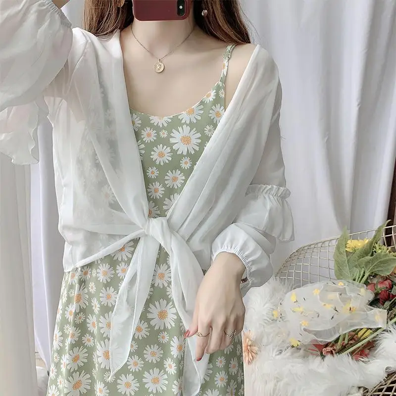 Dress Suit Women's Fashion 2022 Summer New Korean Bandage Retro Sleeveless Printed Dresses Blouse Chiffon Two-Piece Sets E13
Dress Suit Women's Fashion 2022 Summer New Korean Bandage Retro Sleeveless Printed Dresses Blouse Chiffon Two-Piece Sets E13