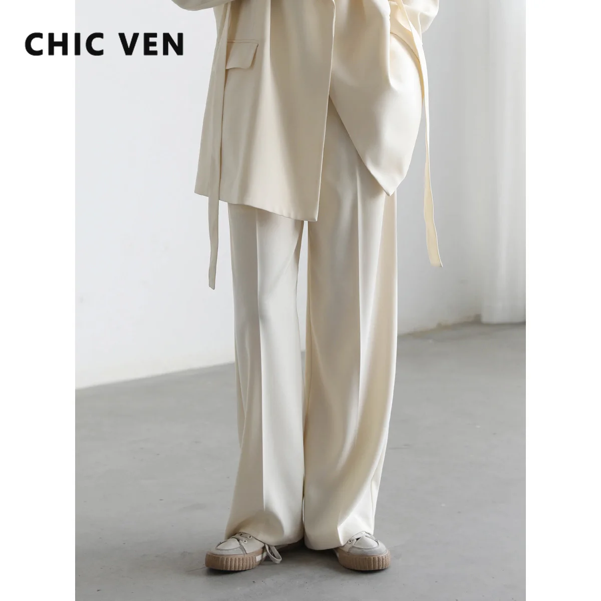 CHIC VEN Women's Pants Casual Loose Solid High Waist Straight Wide-legged Trousers Women Suit Office Ladies Spring Autumn 2022
CHIC VEN Women's Pants Casual Loose Solid High Waist Straight Wide-legged Trousers Women Suit Office Ladies Spring Autumn 2022