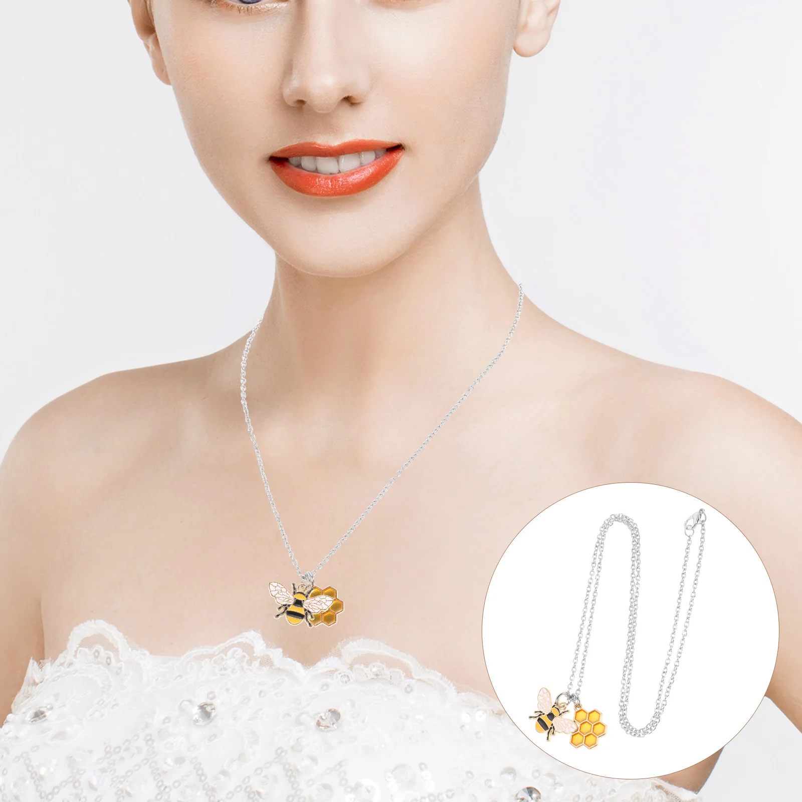 Women Pendant Necklace Jewelry Bee Necklace Girl Honeycomb Charm Necklace 
Women Pendant Necklace Jewelry Bee Necklace Girl Honeycomb Charm Necklace