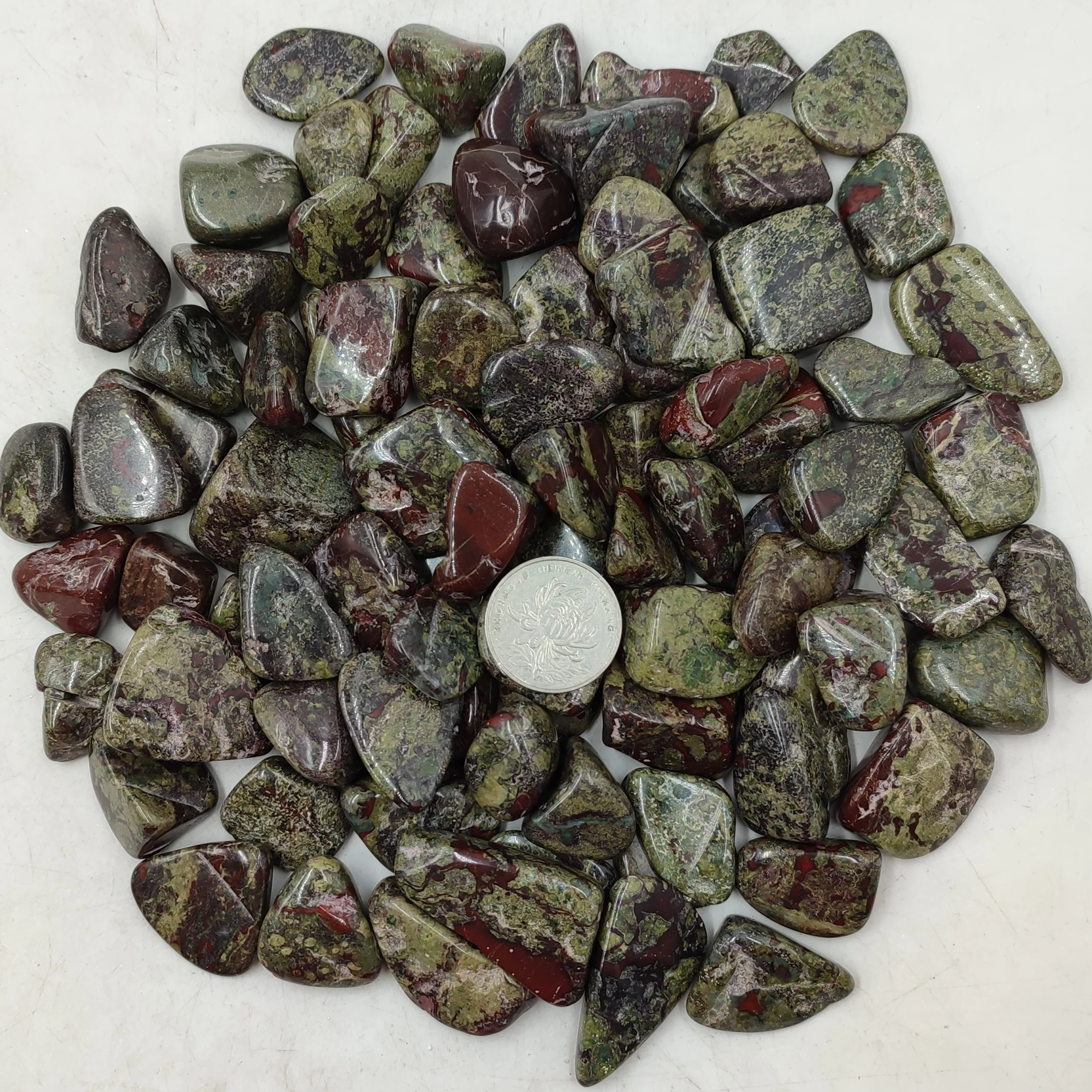 100 г крупными партиями, дракон, кровообработанные камни, необработанные кристаллы, лечебные энергетические драгоценные камни, образец мине...
100 г крупными партиями, дракон, кровообработанные камни, необработанные кристаллы, лечебные энергетические драгоценные камни, образец мине...