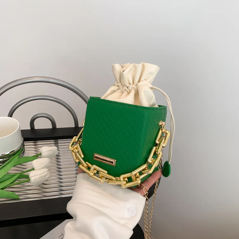 Корейский квадратный бокс, мини-сумка для женщин, Новинка лета 2023, простая сумка на цепочке, сумка через плечо, Модная Портативная сумка-мешо...
Корейский квадратный бокс, мини-сумка для женщин, Новинка лета 2023, простая сумка на цепочке, сумка через плечо, Модная Портативная сумка-мешо...