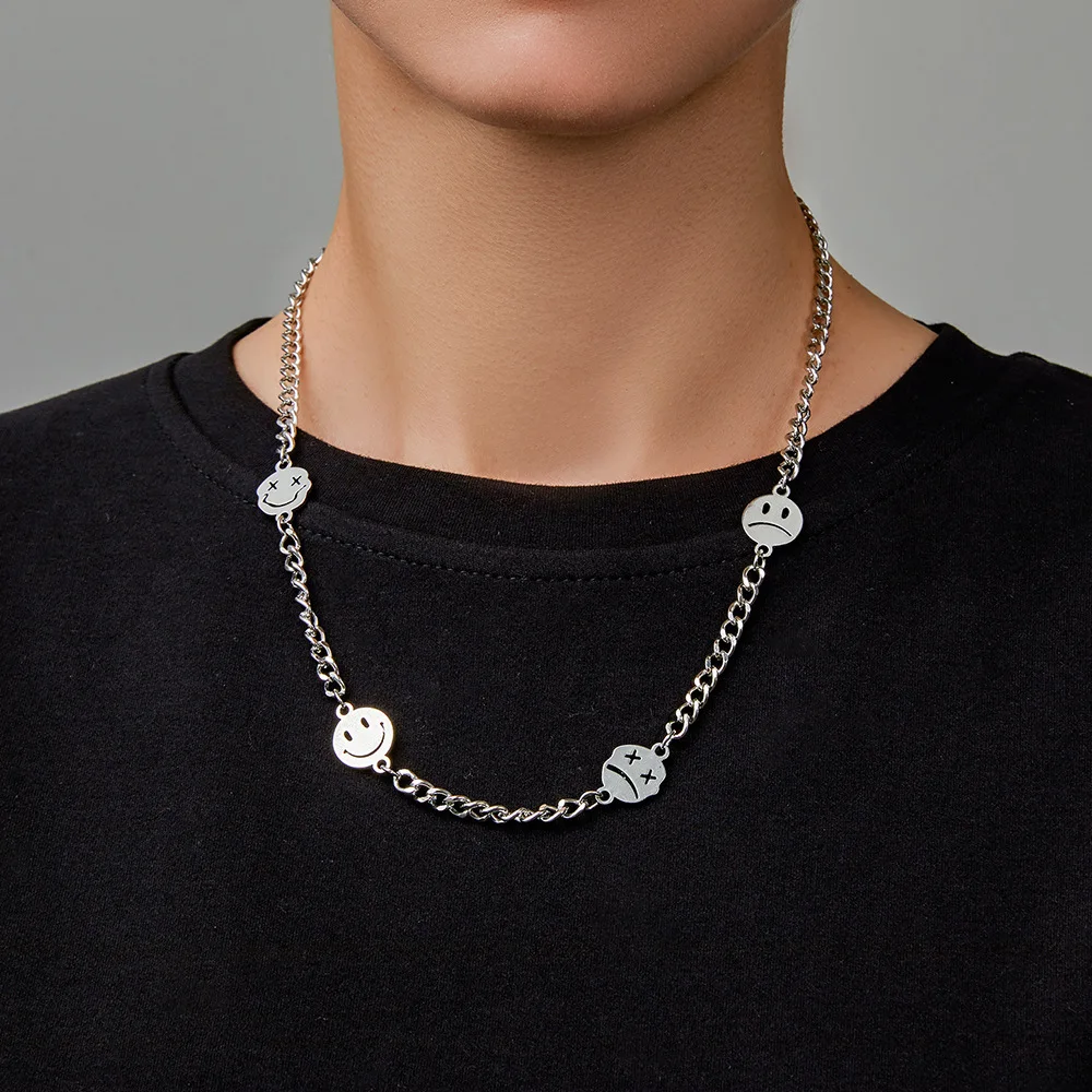 2022 Fashion Jewelry Korean Rotating Smiley Street Double Face Expression Necklace for Men Women Kpop Necklace Pendant 
2022 Fashion Jewelry Korean Rotating Smiley Street Double Face Expression Necklace for Men Women Kpop Necklace Pendant