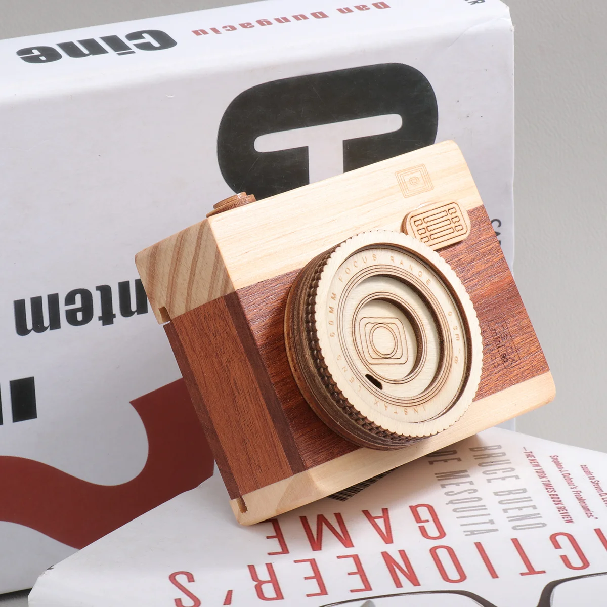 Boxwooden Camera Musical Decorative Gift Table Vintage Girls Ornament Toy Collection Custom Decoration Personalizedkids Decor
Boxwooden Camera Musical Decorative Gift Table Vintage Girls Ornament Toy Collection Custom Decoration Personalizedkids Decor