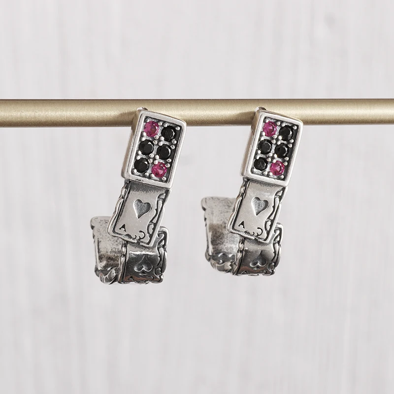 Fashion Creative Design Punk Style Playing Card Copper Stud Earrings Men Women Personality Street Hip Hop Rock Party Jewelry
Fashion Creative Design Punk Style Playing Card Copper Stud Earrings Men Women Personality Street Hip Hop Rock Party Jewelry
