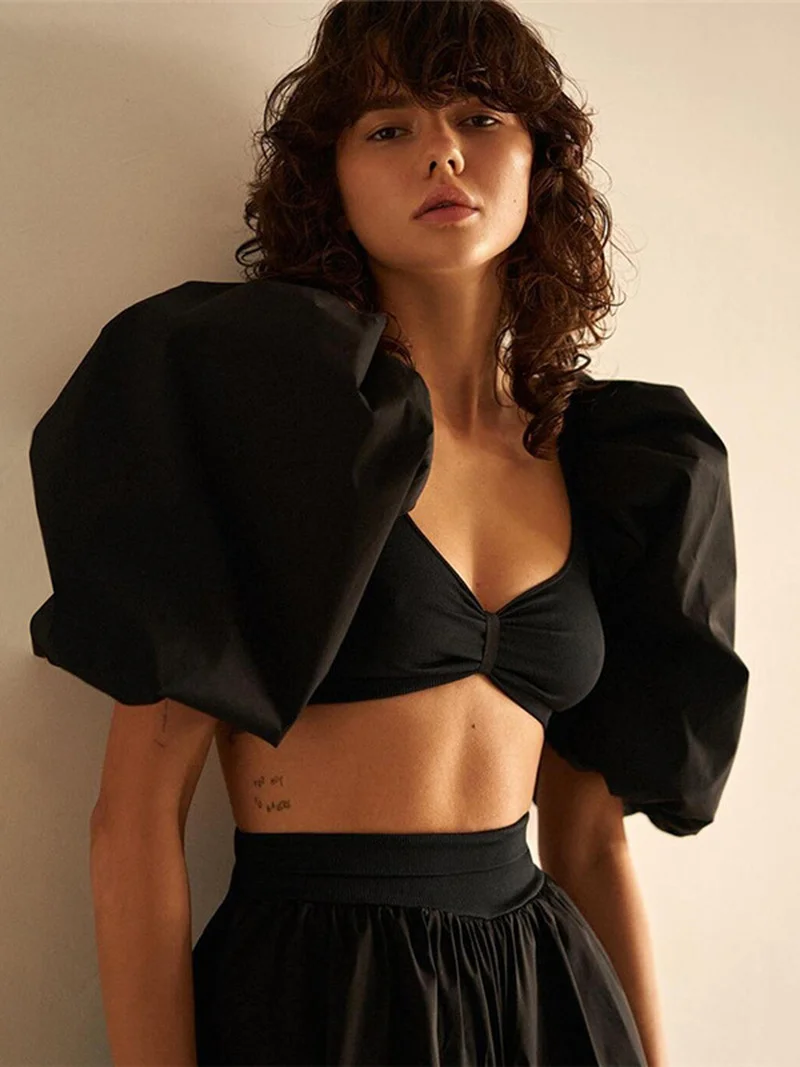 2022 Summer Fashion V-neck Lantern Sleeve Slim T-shirt Women's Sexy Crop Top Black White Evening Party Tops Tee Shirts Blouse
2022 Summer Fashion V-neck Lantern Sleeve Slim T-shirt Women's Sexy Crop Top Black White Evening Party Tops Tee Shirts Blouse