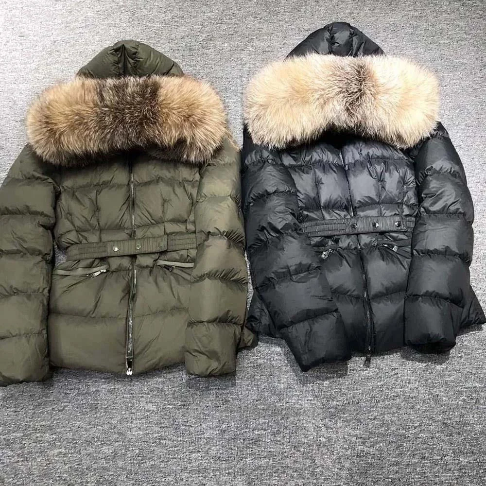 Quality High Puffer Women Winter Luxury Real Fox Fur Collar Hooded Slim Fit 90% White Duck Down Jacket with Belt ZN08
Quality High Puffer Women Winter Luxury Real Fox Fur Collar Hooded Slim Fit 90% White Duck Down Jacket with Belt ZN08