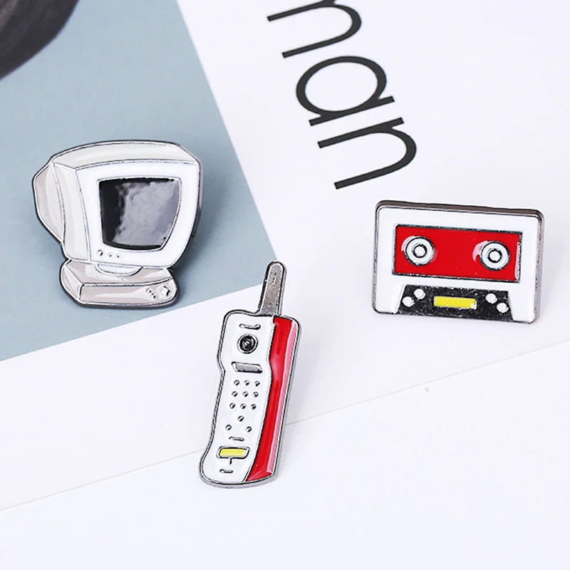 Tape Computer Mobile Phone Shape Brooch Cartoon Personality Pin Accessories Brooch Painted Enamel Pin Cute Clothes Decoration
Tape Computer Mobile Phone Shape Brooch Cartoon Personality Pin Accessories Brooch Painted Enamel Pin Cute Clothes Decoration