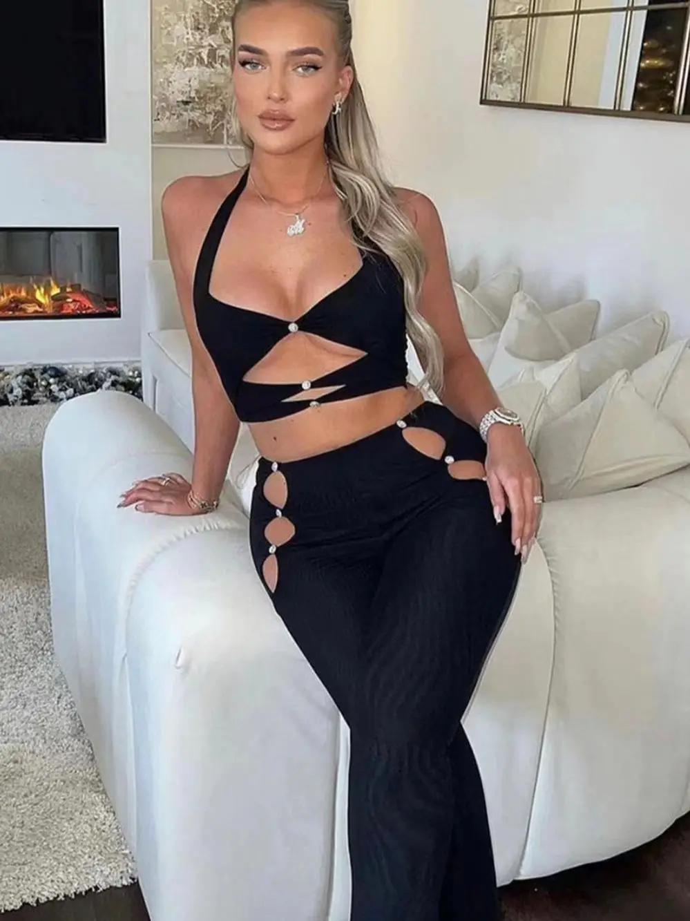 2022 Summer New Women's Fashion Sexy Bandage 2 Two-piece Sets Sleeveless Halterneck Short Top & Hollow Out Trousers Pants Set
2022 Summer New Women's Fashion Sexy Bandage 2 Two-piece Sets Sleeveless Halterneck Short Top & Hollow Out Trousers Pants Set