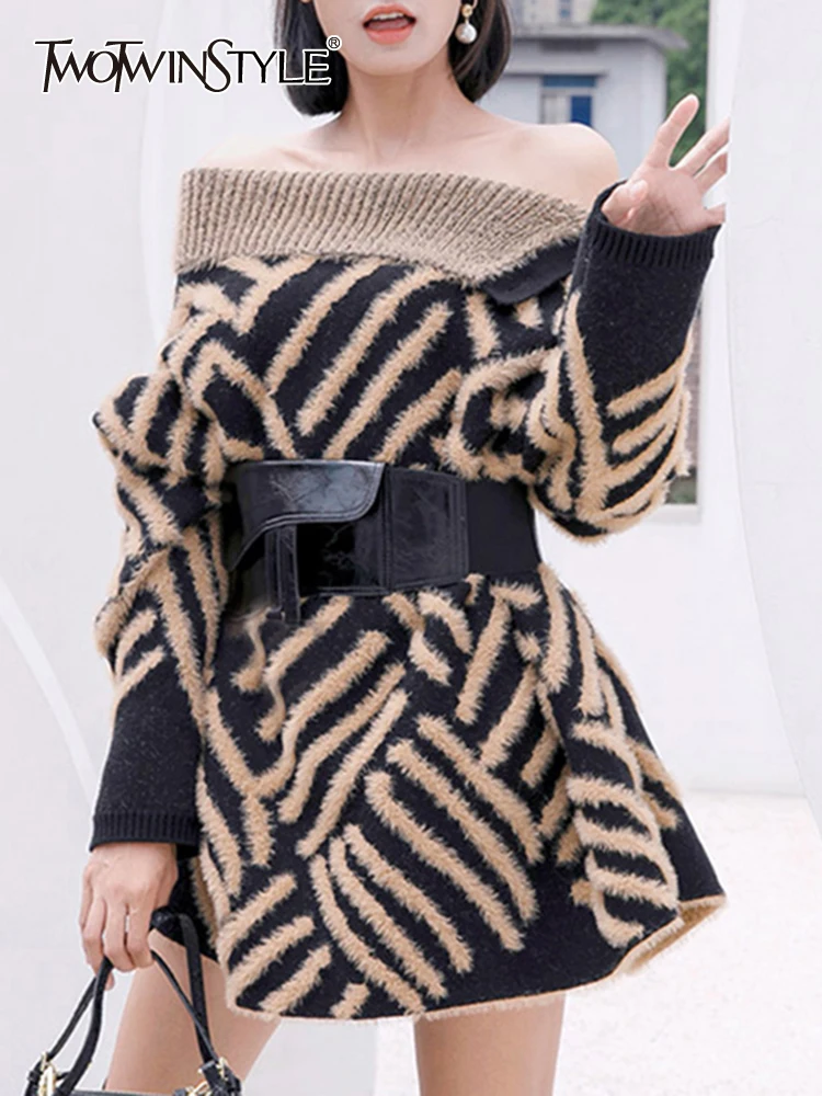 TWOTWINSTYLE Print Striped Colorblock Sweater For Women Turtleneck Long Sleeve Casual Knitting Pullover Female Fashion Clothing
TWOTWINSTYLE Print Striped Colorblock Sweater For Women Turtleneck Long Sleeve Casual Knitting Pullover Female Fashion Clothing