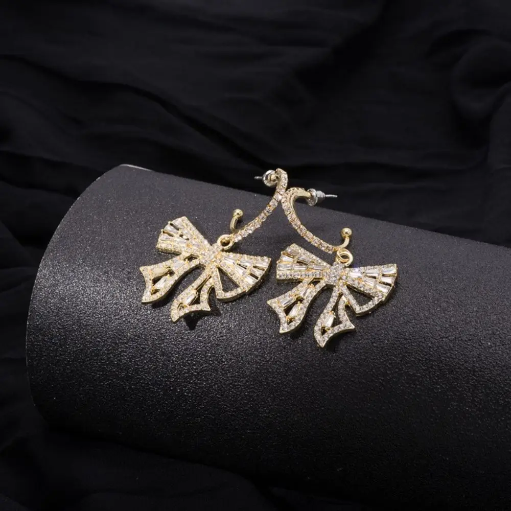 Light luxury Korea Style Earrings Women Earrings Ear Jewelry Bowknot Stud Earrings Ear Accessories Exquisite Gift
Light luxury Korea Style Earrings Women Earrings Ear Jewelry Bowknot Stud Earrings Ear Accessories Exquisite Gift