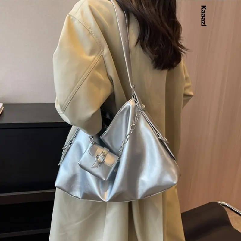 Designer 2023 New Women's Large Bag Single Shoulder Handbag Simple Leather Crossbody Bags Travel Cool Tote Bags Luxury Fashion
Designer 2023 New Women's Large Bag Single Shoulder Handbag Simple Leather Crossbody Bags Travel Cool Tote Bags Luxury Fashion