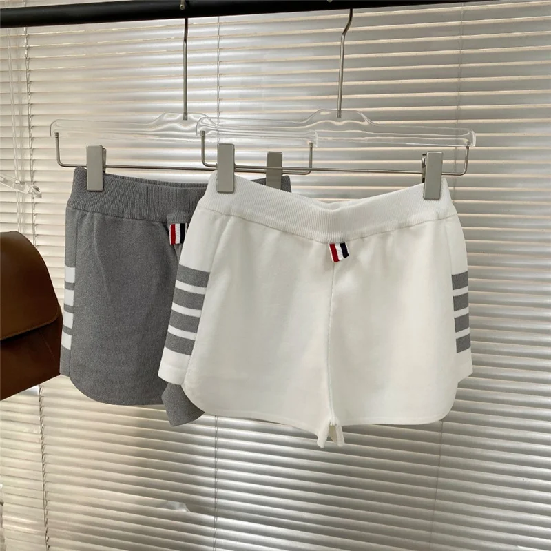 Spot sports TB hot pants loose high waist slimming side four-bar casual pants knitted ice silk thin shorts female summer
Spot sports TB hot pants loose high waist slimming side four-bar casual pants knitted ice silk thin shorts female summer