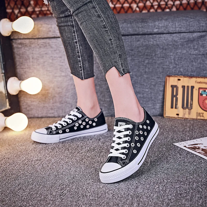2021Women Canvas Shoes Fashion Solid Color Women Vulcanized Shoes Lace-up Casual White Couple Shoes Woman Sneakers
2021Women Canvas Shoes Fashion Solid Color Women Vulcanized Shoes Lace-up Casual White Couple Shoes Woman Sneakers