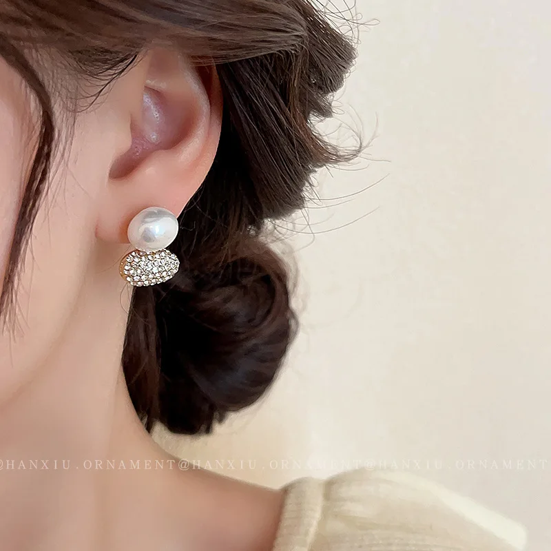 Элегантные серьги из искусственного жемчуга для женщин, ювелирные изделия Y2k, новые серьги для молодых девушек, бижутерия, Южная Корея, роск...
Элегантные серьги из искусственного жемчуга для женщин, ювелирные изделия Y2k, новые серьги для молодых девушек, бижутерия, Южная Корея, роск...